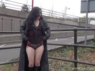 Gotisch exhibitionist fayth corbin flashes und masturbiert im öffentlich mit amateur